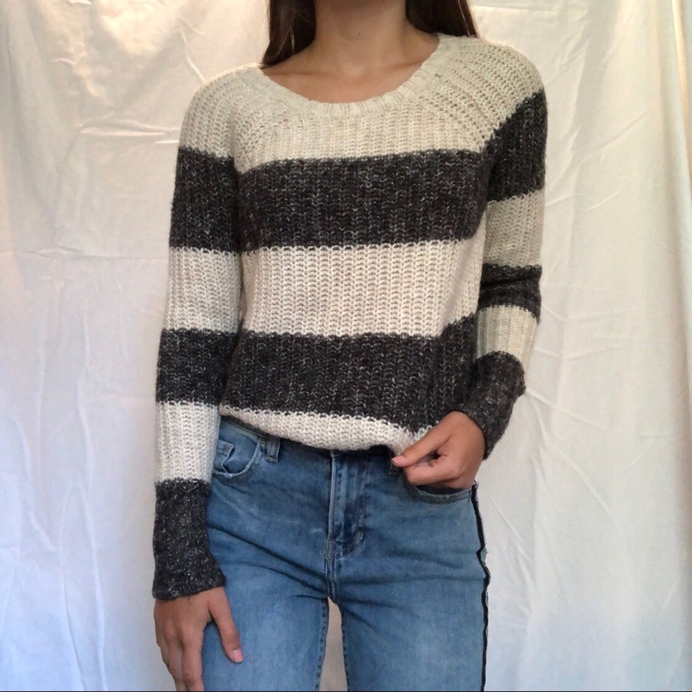 American Eagle sweater